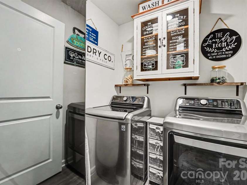 2509 Trollinger Drive, Catawba, NC 28609.  MLS# CAR4389649, YatesRealty ID 32964. Laundry room