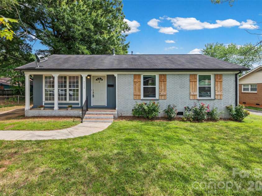 4713 Tanglebriar Drive, Charlotte, NC 28208.  MLS# CAR4396013, YatesRealty ID 32965. 