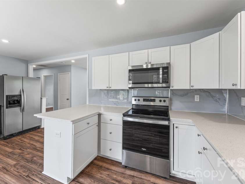 4713 Tanglebriar Drive, Charlotte, NC 28208.  MLS# CAR4396013, YatesRealty ID 32965. 