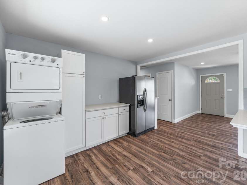 4713 Tanglebriar Drive, Charlotte, NC 28208.  MLS# CAR4396013, YatesRealty ID 32965. 