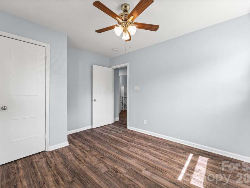 4713 Tanglebriar Drive, Charlotte, NC 28208.  MLS# CAR4396013, YatesRealty ID 32965. 