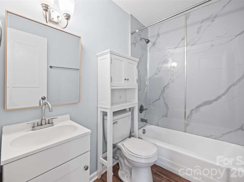 4713 Tanglebriar Drive, Charlotte, NC 28208.  MLS# CAR4396013, YatesRealty ID 32965. 