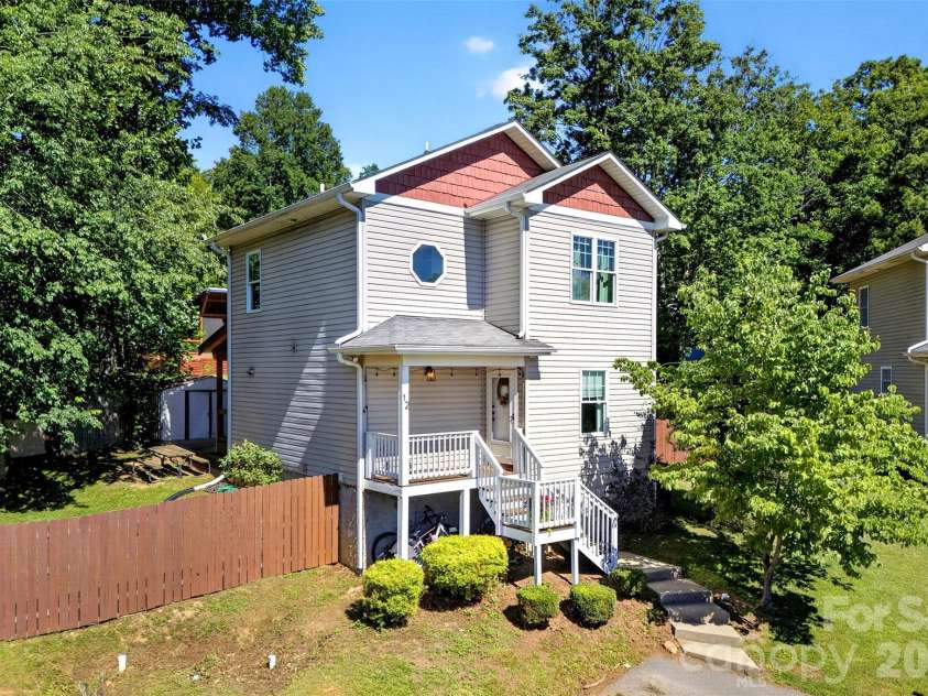 12 Jubilee Circle, Black Mountain, NC 28711.  MLS# CAR4394096, YatesRealty ID 32966. 