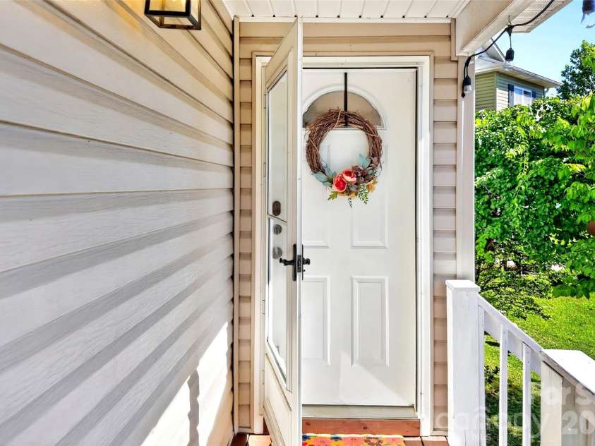12 Jubilee Circle, Black Mountain, NC 28711.  MLS# CAR4394096, YatesRealty ID 32966. 