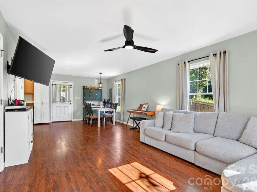 12 Jubilee Circle, Black Mountain, NC 28711.  MLS# CAR4394096, YatesRealty ID 32966. 