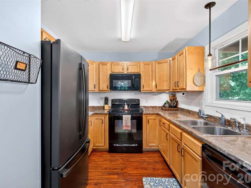 12 Jubilee Circle, Black Mountain, NC 28711.  MLS# CAR4394096, YatesRealty ID 32966. 