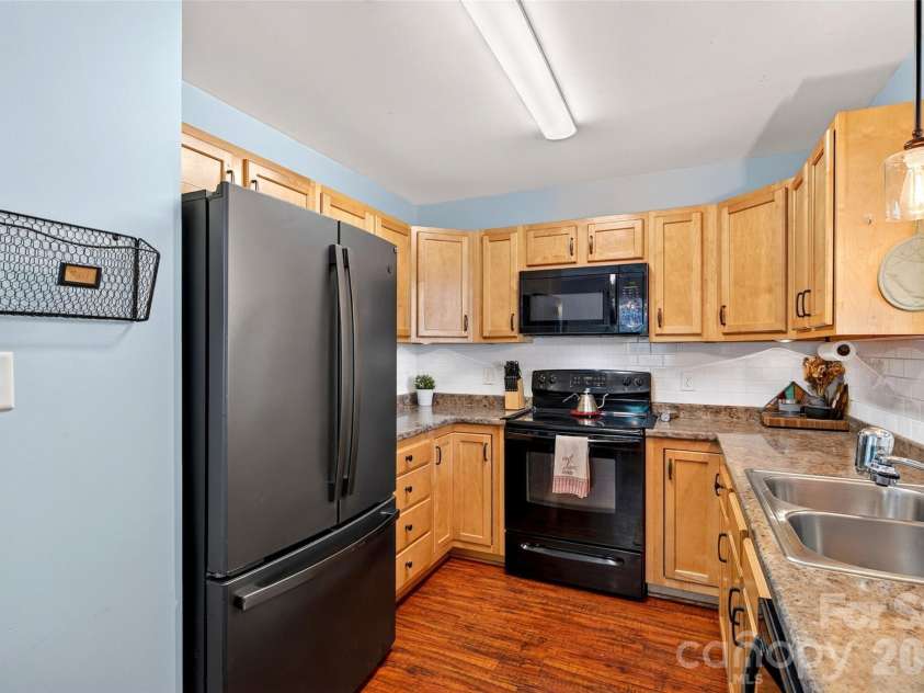 12 Jubilee Circle, Black Mountain, NC 28711.  MLS# CAR4394096, YatesRealty ID 32966. 