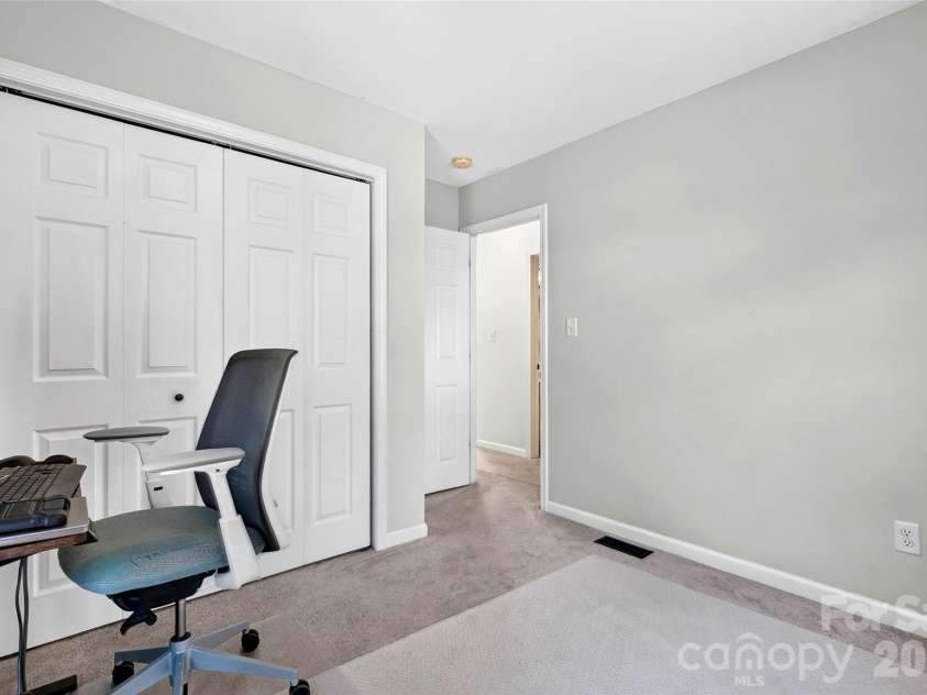 12 Jubilee Circle, Black Mountain, NC 28711.  MLS# CAR4394096, YatesRealty ID 32966. 
