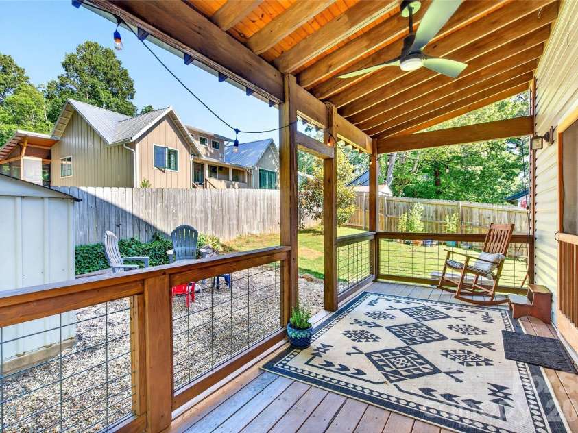 12 Jubilee Circle, Black Mountain, NC 28711.  MLS# CAR4394096, YatesRealty ID 32966. 