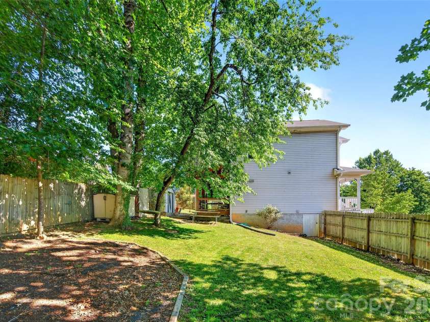 12 Jubilee Circle, Black Mountain, NC 28711.  MLS# CAR4394096, YatesRealty ID 32966. 
