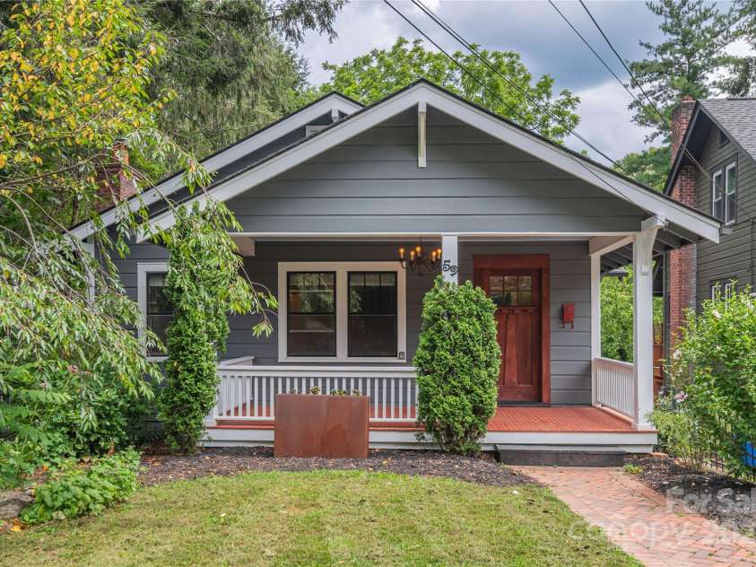 59 Linden Avenue, Asheville, NC 28801.  MLS# CAR4278728, YatesRealty ID 32966. Welcome to 59 Linden!