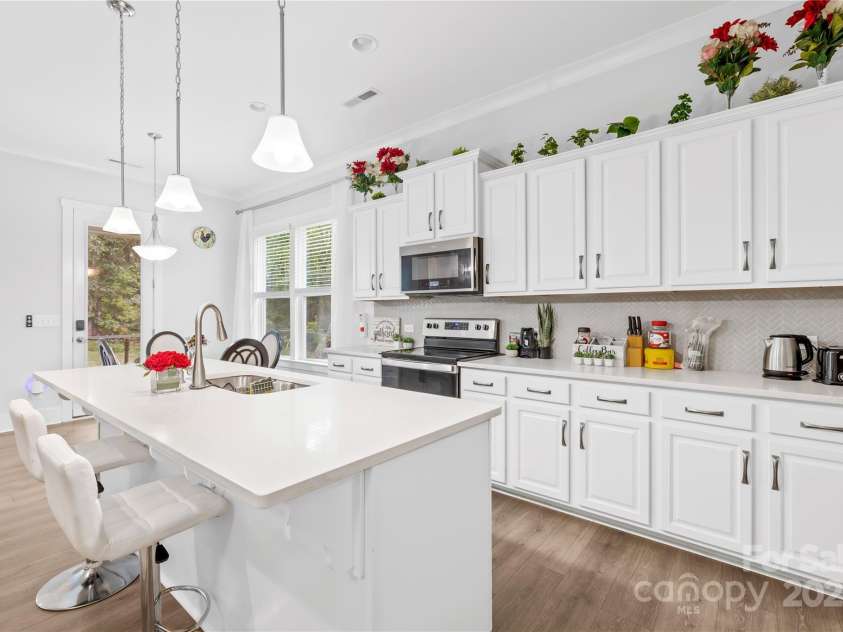 1727 grace Lane, Charlotte, NC 28262.  MLS# CAR4256496, YatesRealty ID 32967. 