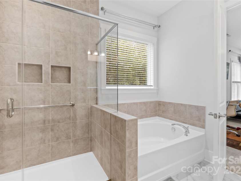1727 grace Lane, Charlotte, NC 28262.  MLS# CAR4256496, YatesRealty ID 32967. 