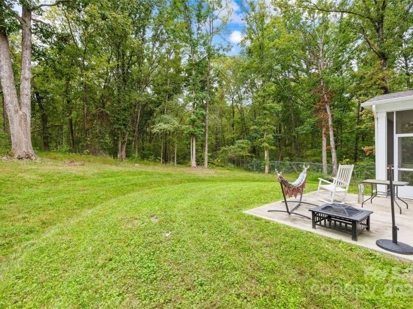 1727 grace Lane, Charlotte, NC 28262.  MLS# CAR4256496, YatesRealty ID 32967. 