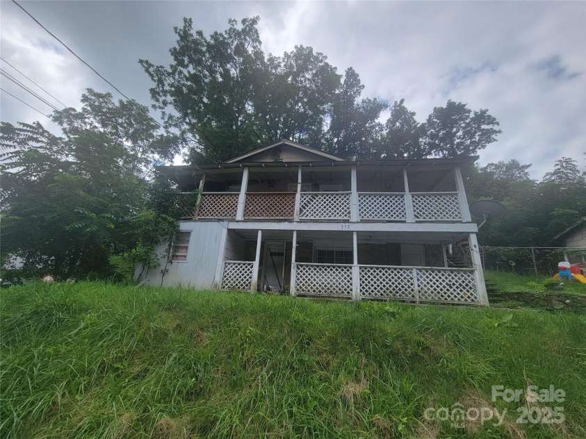 352 Welch Street, Waynesville, NC 28786.  MLS# CAR4292160, YatesRealty ID 32968. 