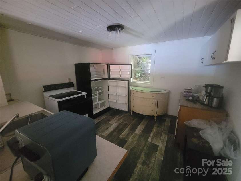 352 Welch Street, Waynesville, NC 28786.  MLS# CAR4292160, YatesRealty ID 32968. 