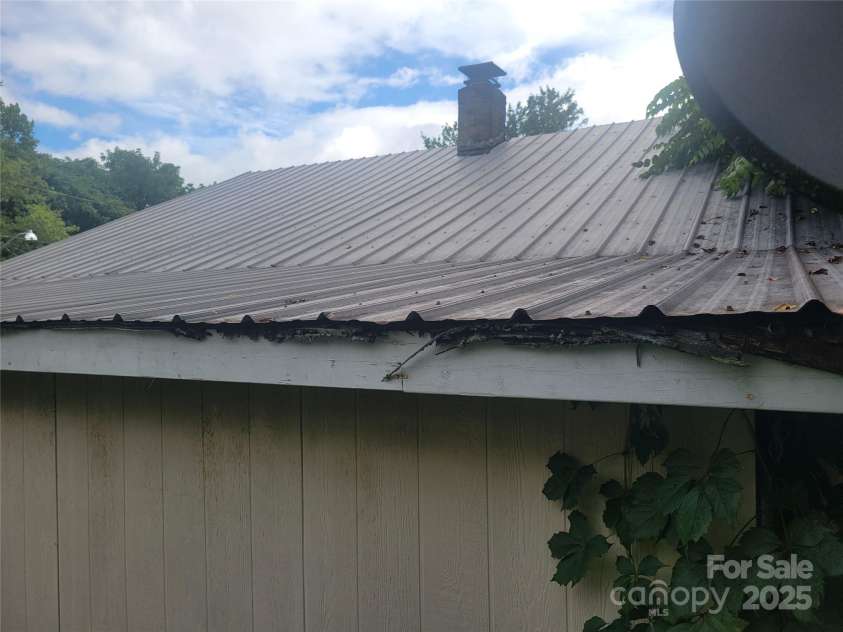 352 Welch Street, Waynesville, NC 28786.  MLS# CAR4292160, YatesRealty ID 32968. 