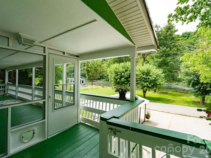 389 Rollins Road, Marshall, NC 28753.  MLS# CAR4396683, YatesRealty ID 32968. 