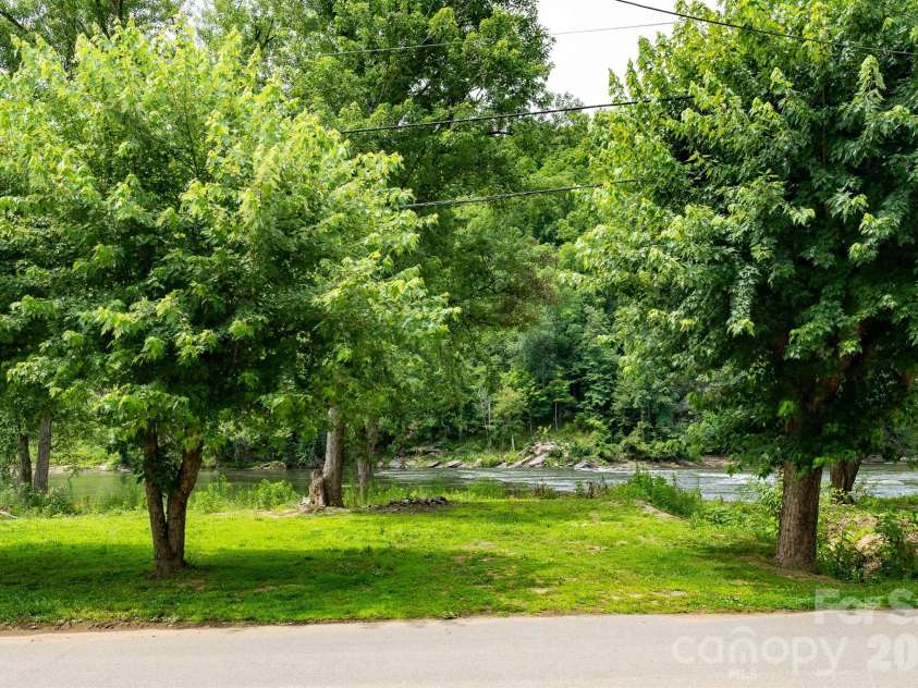 389 Rollins Road, Marshall, NC 28753.  MLS# CAR4396683, YatesRealty ID 32968. 