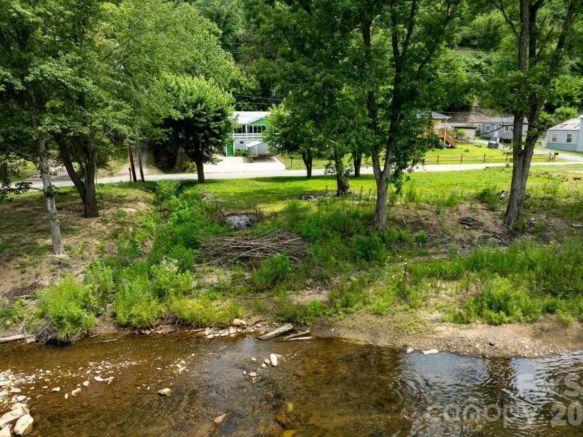389 Rollins Road, Marshall, NC 28753.  MLS# CAR4396683, YatesRealty ID 32968. 