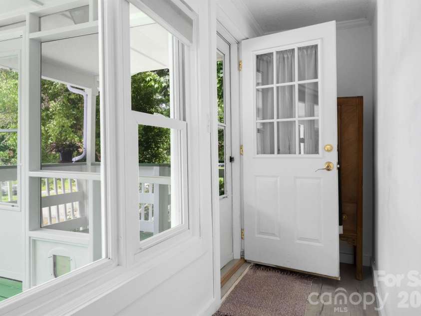 389 Rollins Road, Marshall, NC 28753.  MLS# CAR4396683, YatesRealty ID 32968. 