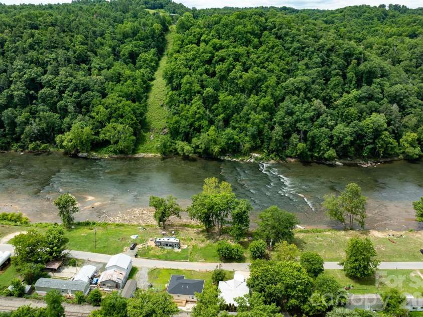 389 Rollins Road, Marshall, NC 28753.  MLS# CAR4396683, YatesRealty ID 32968. 