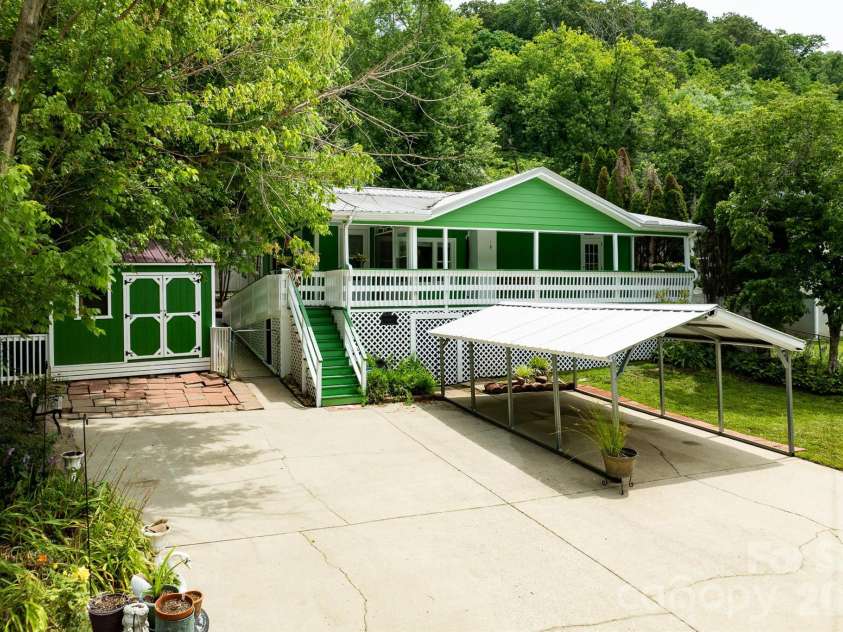 389 Rollins Road, Marshall, NC 28753.  MLS# CAR4396683, YatesRealty ID 32968. 
