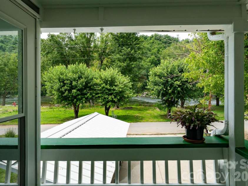 389 Rollins Road, Marshall, NC 28753.  MLS# CAR4396683, YatesRealty ID 32968. 