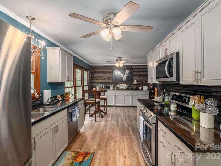 117 Remington Drive, Kings Mountain, NC 28086.  MLS# CAR4292360, YatesRealty ID 32969. 