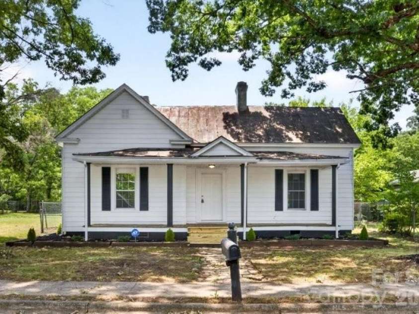 603 Thomas Street, Reidsville, NC 27320.  MLS# CAR4395826, YatesRealty ID 32969. 