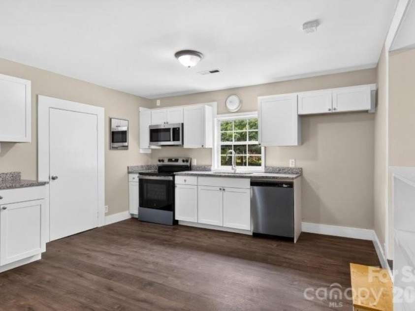 603 Thomas Street, Reidsville, NC 27320.  MLS# CAR4395826, YatesRealty ID 32969. 