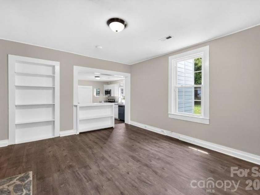 603 Thomas Street, Reidsville, NC 27320.  MLS# CAR4395826, YatesRealty ID 32969. 