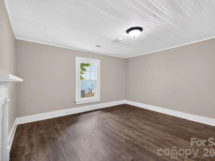 603 Thomas Street, Reidsville, NC 27320.  MLS# CAR4395826, YatesRealty ID 32969. 