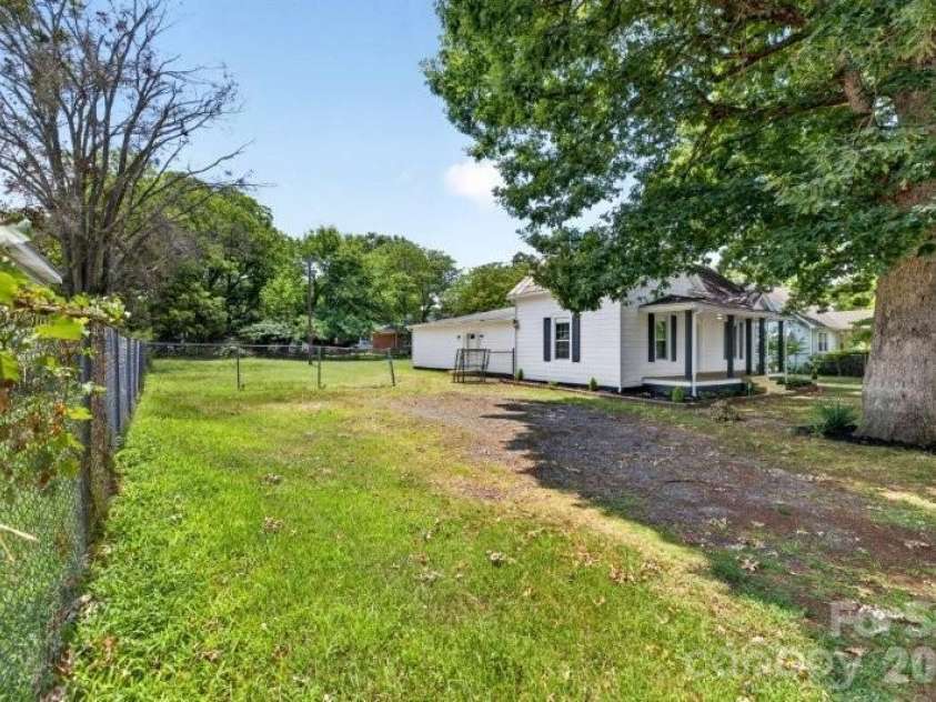 603 Thomas Street, Reidsville, NC 27320.  MLS# CAR4395826, YatesRealty ID 32969. 