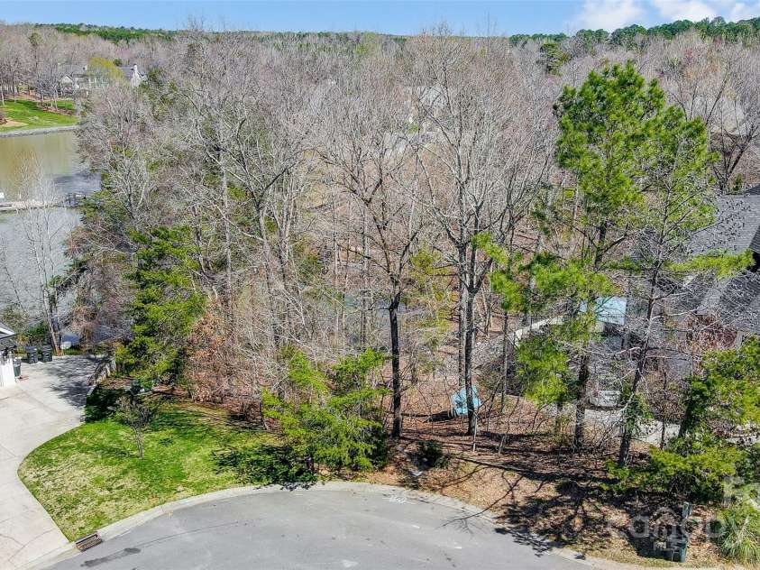 11055 Holiday Cove Road, Tega Cay, SC 29708.  MLS# CAR4320882, YatesRealty ID 3297. Imagine creating your own private sanctuary on this premium homesite