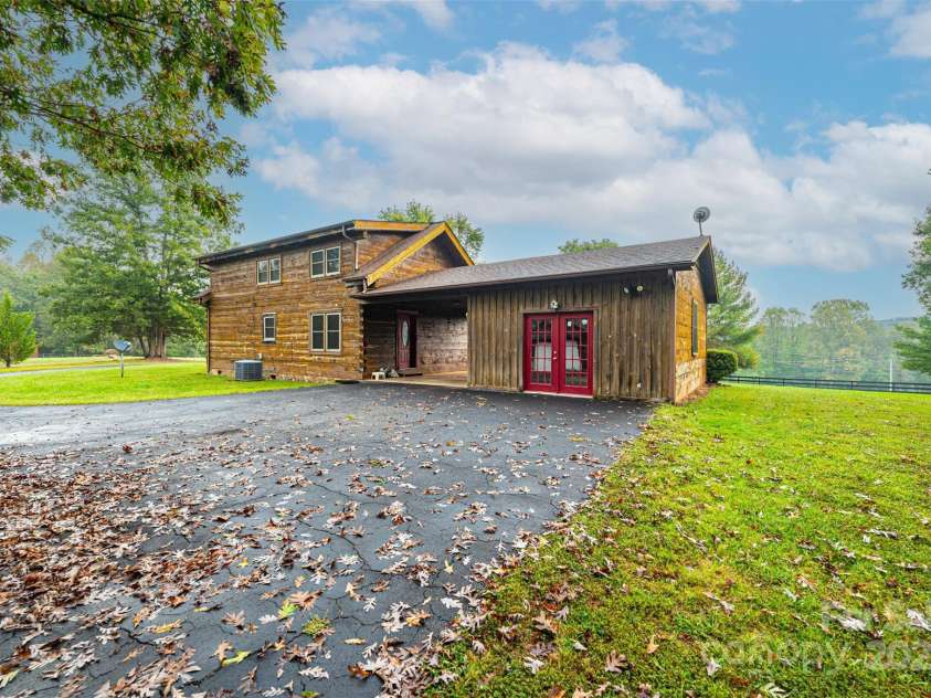 89 Birchfield Mill Loop, Nebo, NC 28761.  MLS# CAR4187261, YatesRealty ID 3297. 