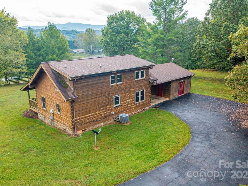 89 Birchfield Mill Loop, Nebo, NC 28761.  MLS# CAR4187261, YatesRealty ID 3297. 
