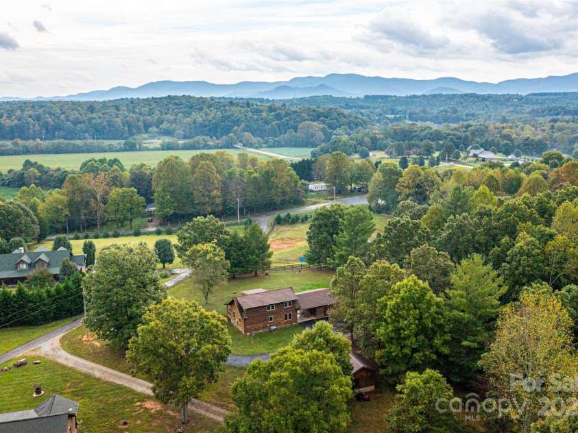 89 Birchfield Mill Loop, Nebo, NC 28761.  MLS# CAR4187261, YatesRealty ID 3297. 