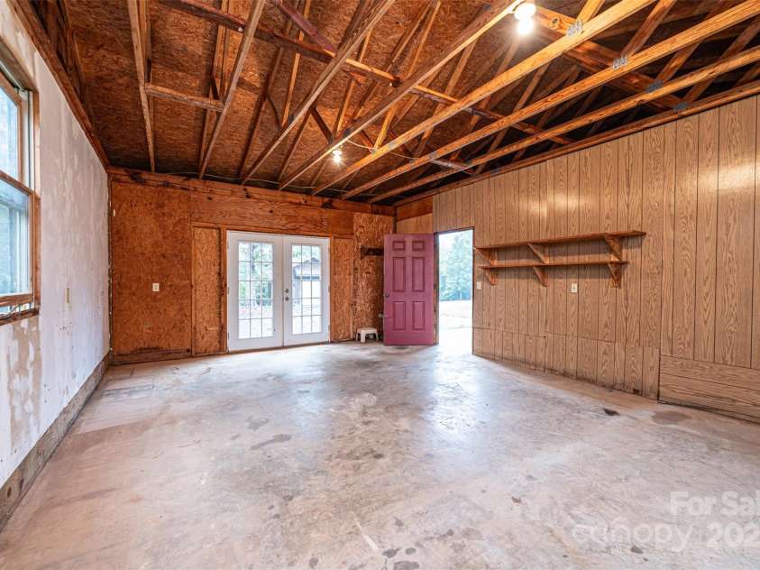 89 Birchfield Mill Loop, Nebo, NC 28761.  MLS# CAR4187261, YatesRealty ID 3297. Attached Room