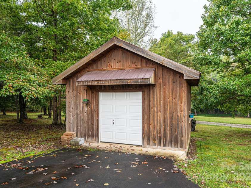 89 Birchfield Mill Loop, Nebo, NC 28761.  MLS# CAR4187261, YatesRealty ID 3297. Detached Shop