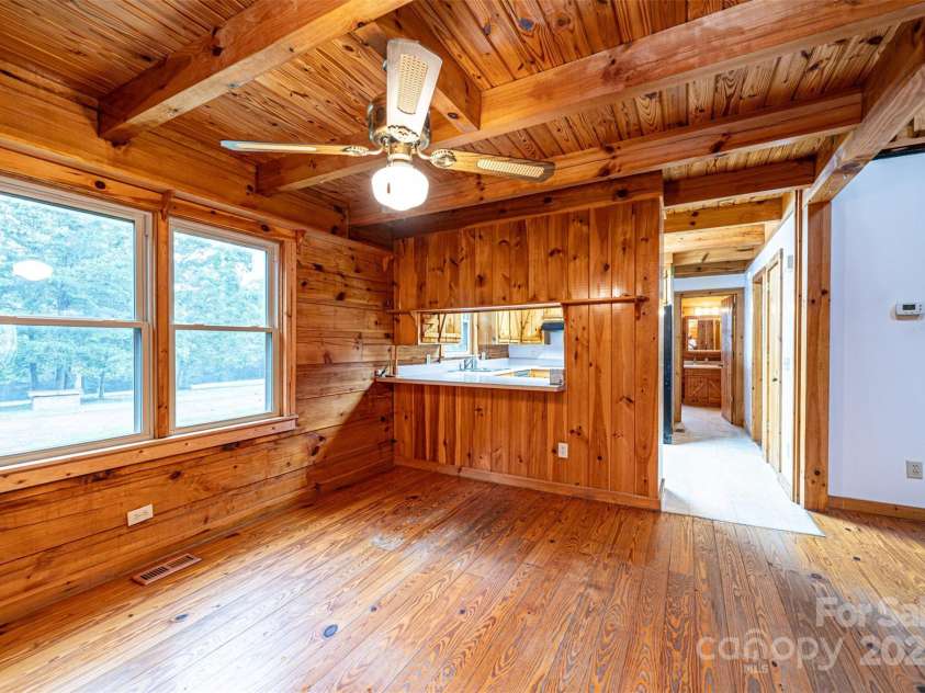 89 Birchfield Mill Loop, Nebo, NC 28761.  MLS# CAR4187261, YatesRealty ID 3297. Dining