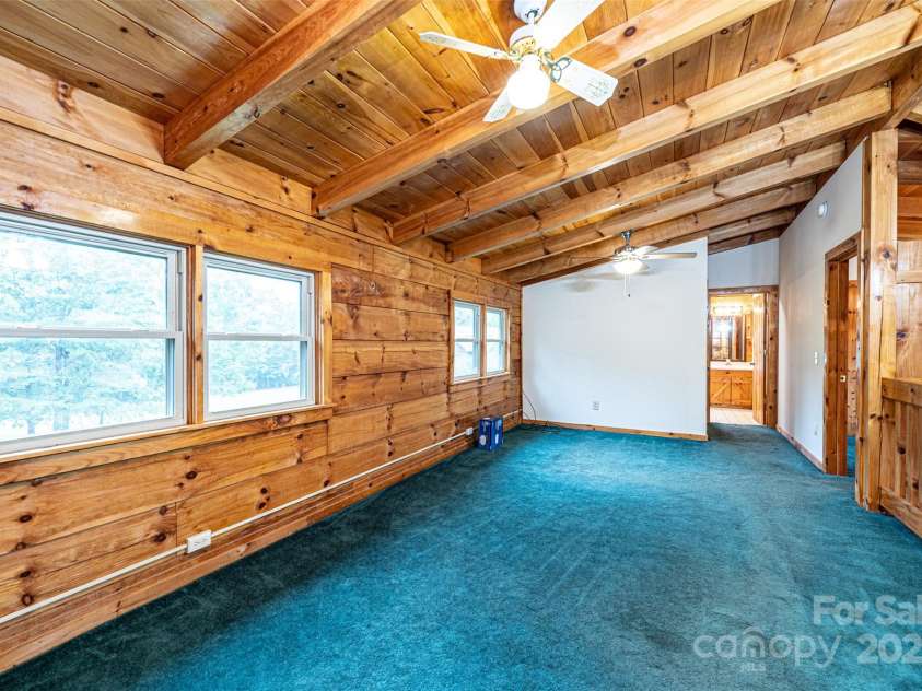 89 Birchfield Mill Loop, Nebo, NC 28761.  MLS# CAR4187261, YatesRealty ID 3297. Loft