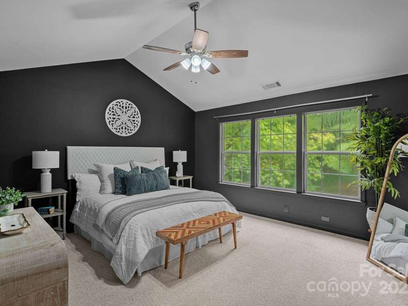 4123 Beauvista Drive, Charlotte, NC 28269.  MLS# CAR4283013, YatesRealty ID 32970. 