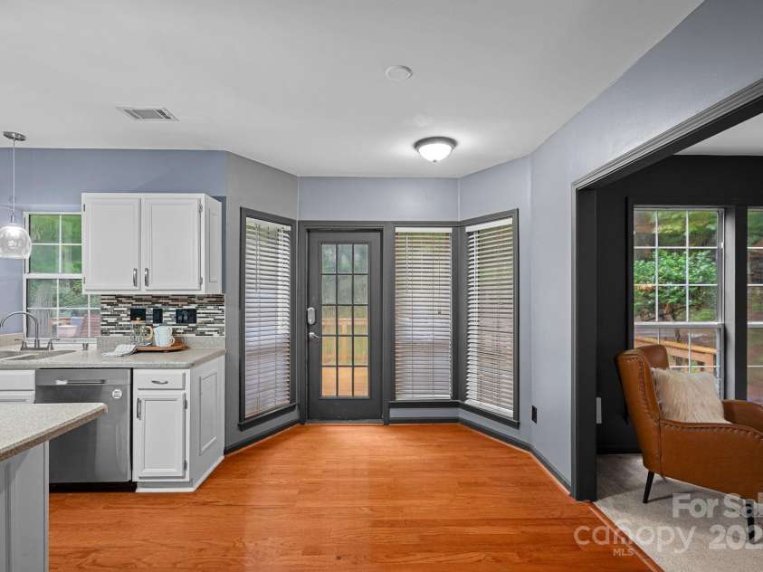 4123 Beauvista Drive, Charlotte, NC 28269.  MLS# CAR4283013, YatesRealty ID 32970. 