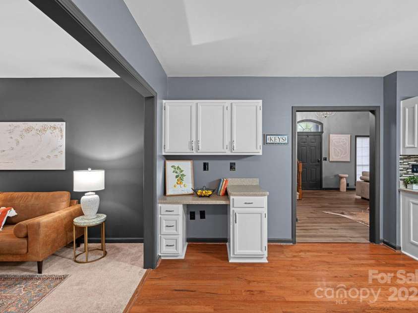 4123 Beauvista Drive, Charlotte, NC 28269.  MLS# CAR4283013, YatesRealty ID 32970. 