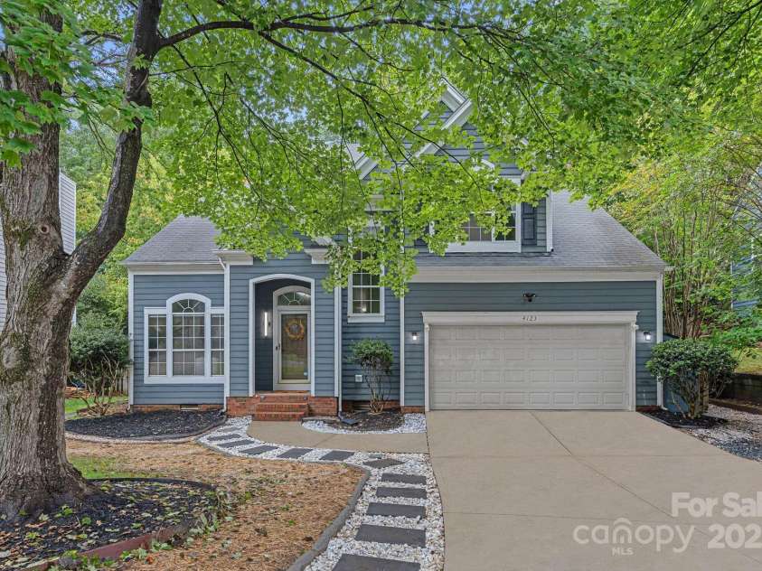 4123 Beauvista Drive, Charlotte, NC 28269.  MLS# CAR4283013, YatesRealty ID 32970. 