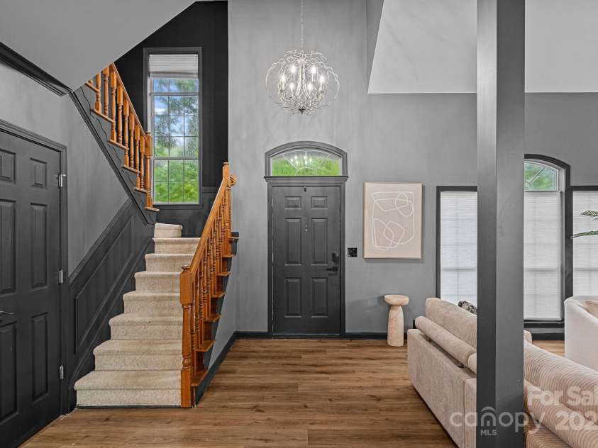 4123 Beauvista Drive, Charlotte, NC 28269.  MLS# CAR4283013, YatesRealty ID 32970. 