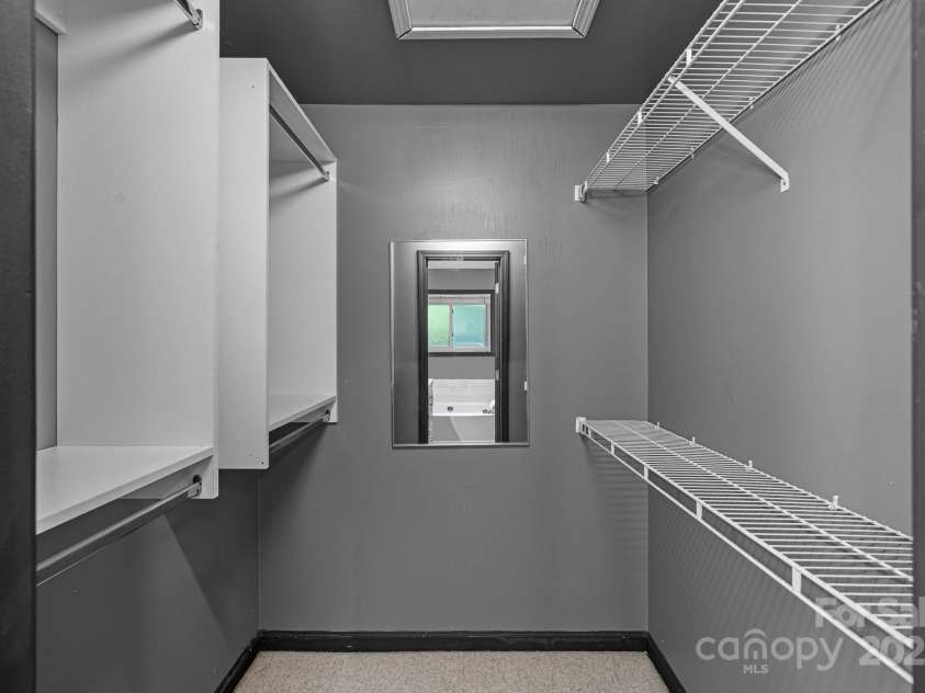 4123 Beauvista Drive, Charlotte, NC 28269.  MLS# CAR4283013, YatesRealty ID 32970. 