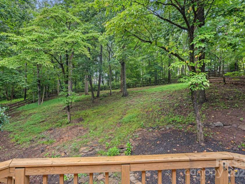 4123 Beauvista Drive, Charlotte, NC 28269.  MLS# CAR4283013, YatesRealty ID 32970. 
