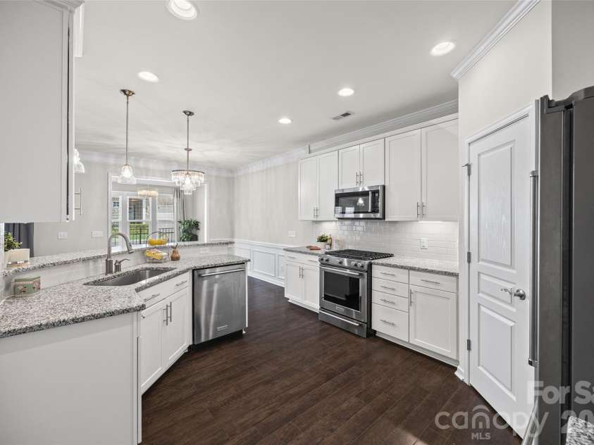 5125 Mount Clare Lane, Charlotte, NC 28210.  MLS# CAR4393612, YatesRealty ID 32970. 